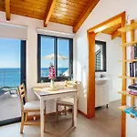 The Wave House - Oceanfront *