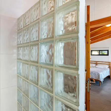 The Wave House - Oceanfront Apartmán *