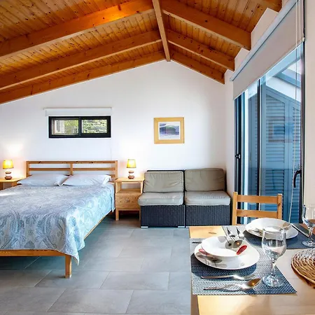 The Wave House - Oceanfront Apartment