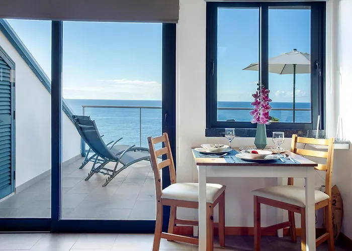 The Wave House - Oceanfront *